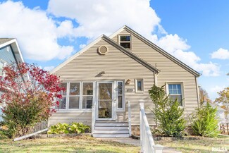 2313 Western Ave, Davenport, IA 52803