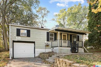 6111 Parker St, Omaha, NE 68104