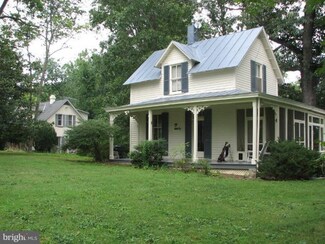8582 Springs Dr, Warrenton, VA 20186