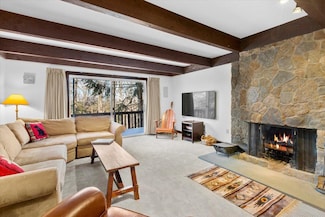 21 Stratton Ridge Rd, Winhall, VT 05340