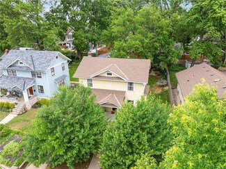 942 W 32nd Terrace, Kansas City, MO 64111