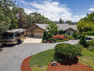 321 Kubli Rd, Grants Pass, OR 97527