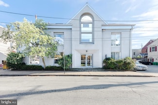 20 W 3rd St, Media, PA 19063