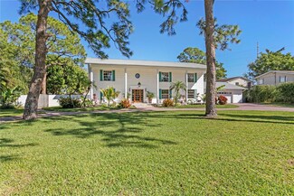 127 Mystic Lake Dr N, Saint Petersburg, FL 33702