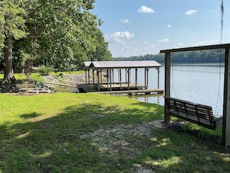 24 Crystal Cove Dr, Lowndesboro, AL 36752