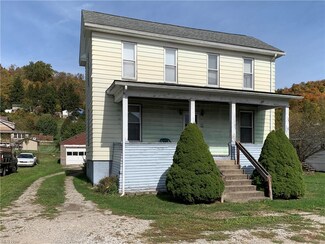 55167 Maple Ave, Bridgeport, OH 43912