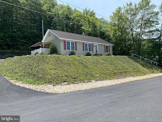 258 E Savory St, Pottsville, PA 17901