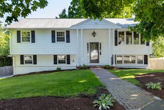 6 Duggan Ln, Milton, MA 02186