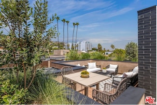 919 Hilldale Ave, West Hollywood, CA 90069