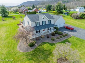 33 Circle View Dr, Elysburg, PA 17824