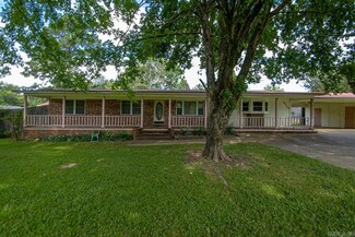 8029 Carrie Dr, Benton, AR 72019