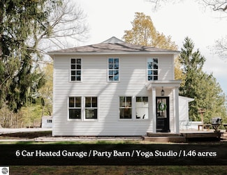 9200 N Long Lake Rd, Traverse City, MI 49685