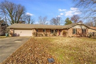 2556 E Country Way, Fayetteville, AR 72703