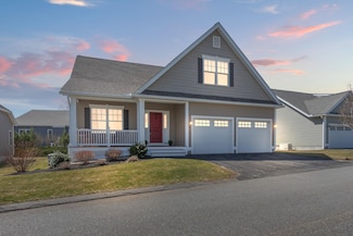 9 Catalpa Rd, Salem, NH 03079