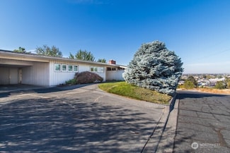 803 E Lark Ave, Moses Lake, WA 98837