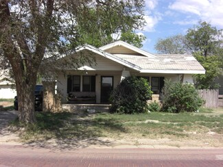 204 W 10th St, Plainview, TX 79072