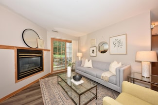 18575 Brookfield Lake Dr Unit 61, Brookfield, WI 53045