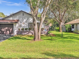 3845 Arelia Dr S, Delray Beach, FL 33445