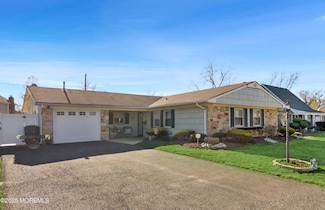 27 Drexel Ln, Matawan, NJ 07747