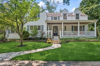 1611 Greenwood Ave, Wilmette, IL 60091