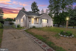 105 Dawn Dr, Mount Holly, NJ 08060