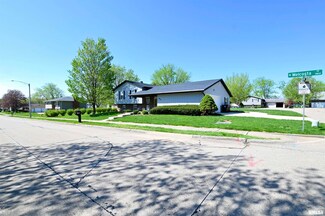 3903 N Melcosta Dr, Peoria, IL 61615