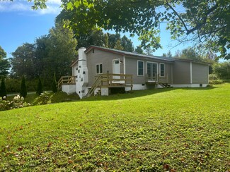 475 Notch Rd, Skowhegan, ME 04976