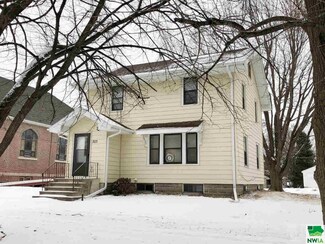 305 S Berwick St, Schaller, IA 51053