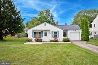 902 Hunters Ln, Oreland, PA 19075