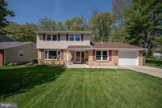 6 Upland Ct, Newark, DE 19713