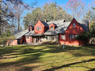 455 Laurel Pine Rd, Cresco, PA 18326