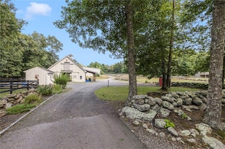 160 Kingston Rd, Exeter, RI 02822