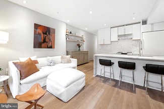 1713 15th St NW Unit 1, Washington, DC 20009