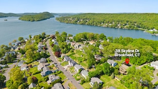 38 Skyline Dr, Brookfield, CT 06804