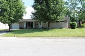 716 Hillcrest Dr, Greencastle, IN 46135