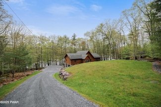 169 Water View Dr, Hawley, PA 18428