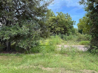 802 Border St, Orange, TX 77630
