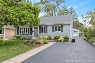 22 W Jackson St, Villa Park, IL 60181