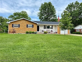 52 Woodlawn Ave, Belpre, OH 45714