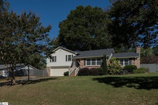14 Coachman Dr, Taylors, SC 29687
