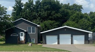 9000 Lexington Ave N, Circle Pines, MN 55014