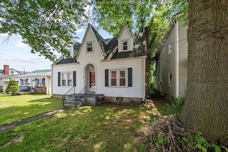 104 E Riverview Dr, Belle, WV 25015