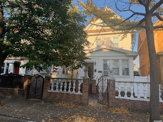105-47 88 St, Jamaica, NY 11417