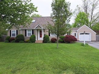 367 Long St, Warwick, RI 02886