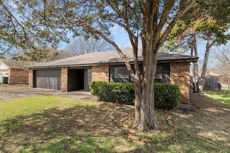 816 Dogwood Dr, Cedar Hill, TX 75104
