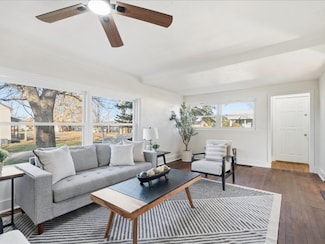 120 Green St, Center Point, IA 52213