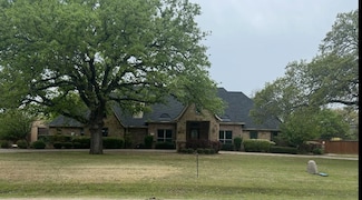 1044 S Bend Dr, Kaufman, TX 75142