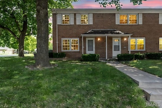 2810 Mayer Dr, Saint Charles, MO 63301