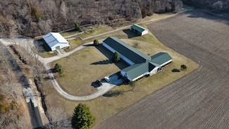 221 W Singing Woods Rd, Chillicothe, IL 61523