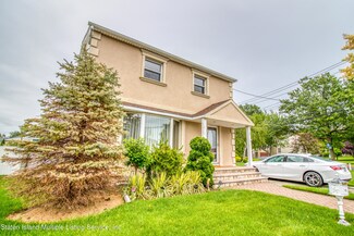 7 E Broadway, Staten Island, NY 10306